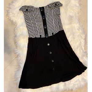 Black & white checkered strapless tunic Size small